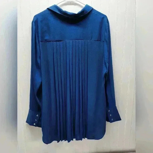 CHICO'S SIZE 2 (Large) Turquoise Pleated Back Button Down Blouse - Picture 1 of 11